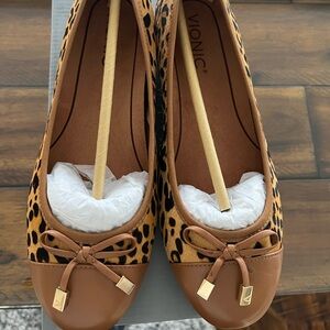 Vionic Minna Leopard Flats size 7 - new in box